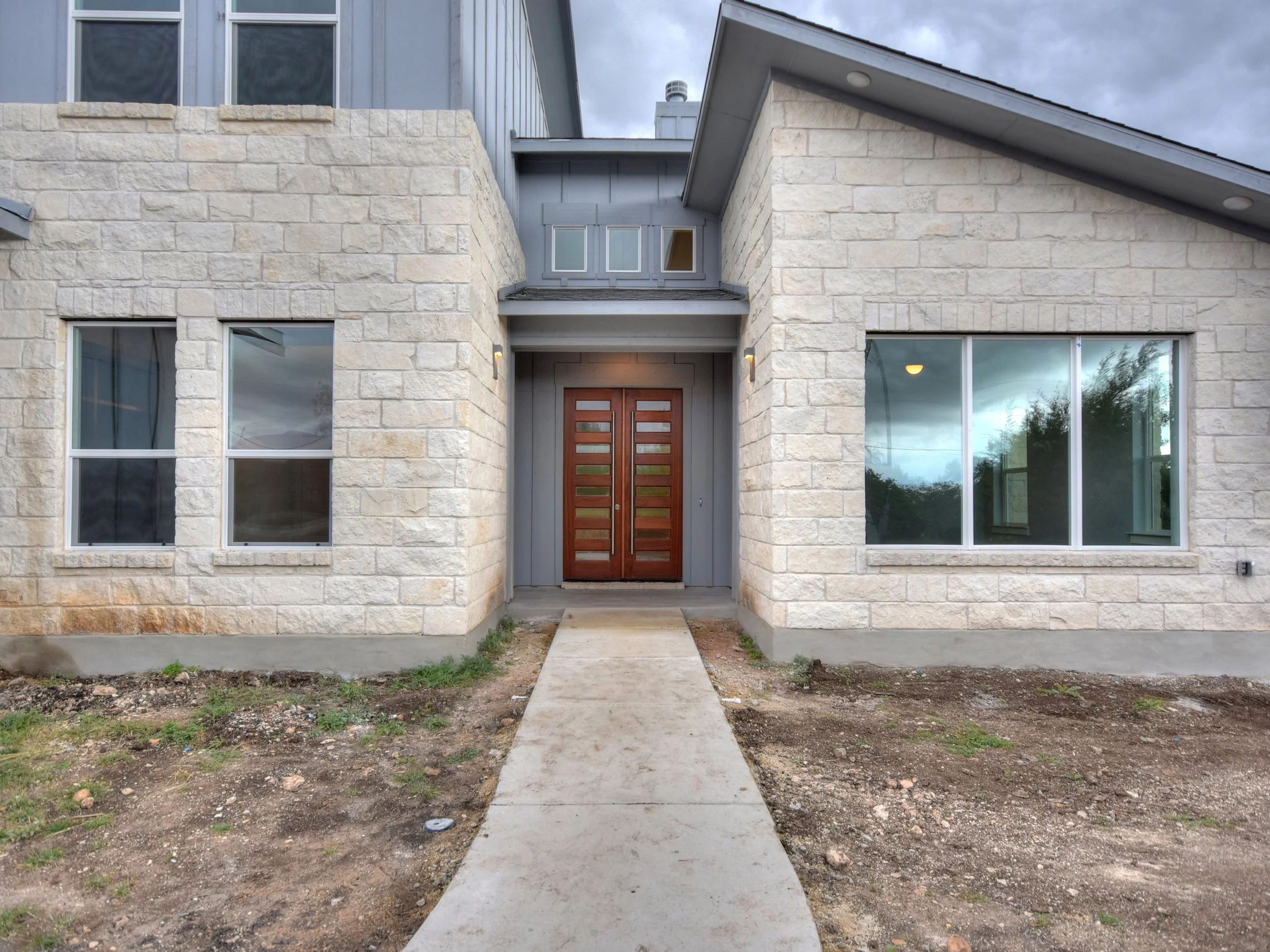 Mayfield close front ext..jpg