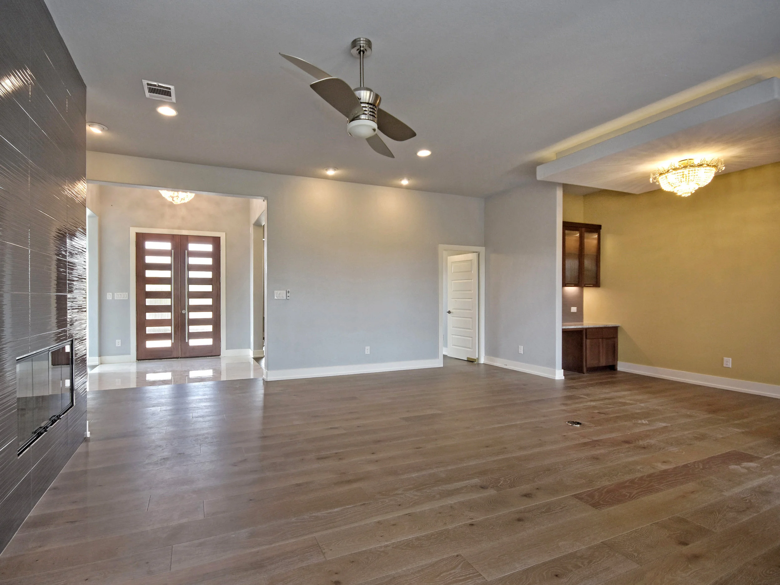 Mayfield family room 2.jpg