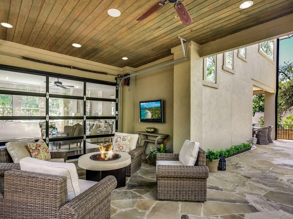 PORCH1.jpg