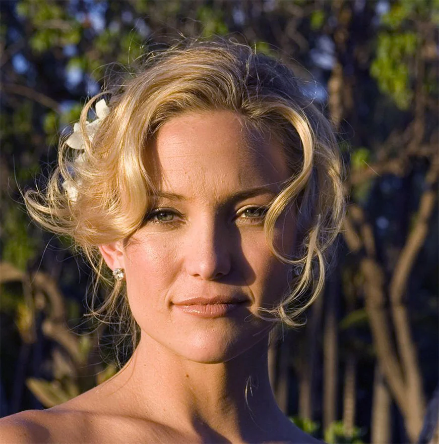 Kate Hudson wearing SRW Diamond Stud Earrings