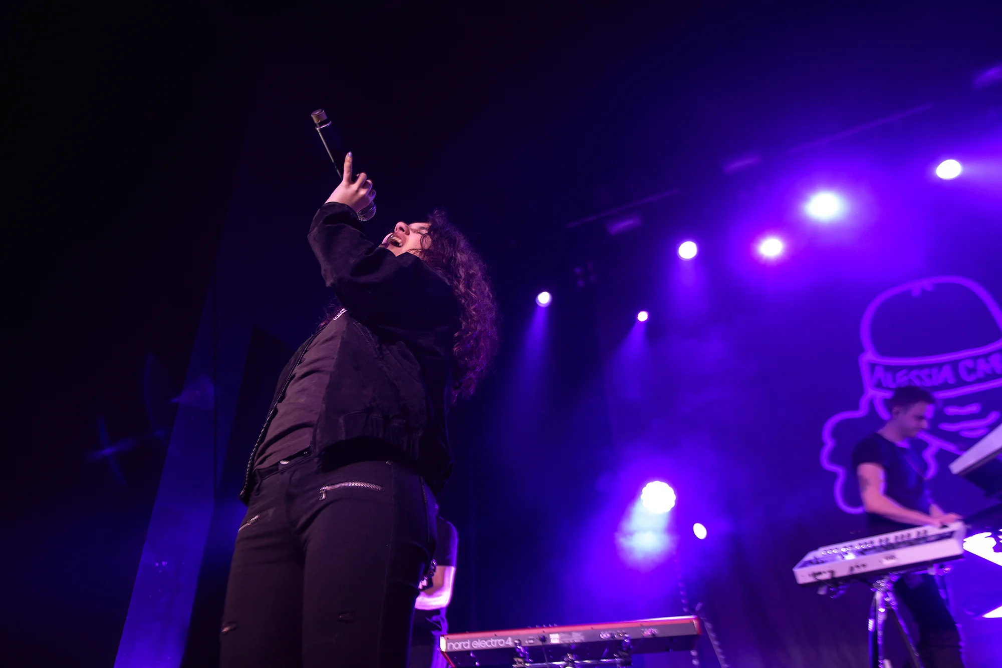 AlessiaCara-EmosAustin-3.jpg