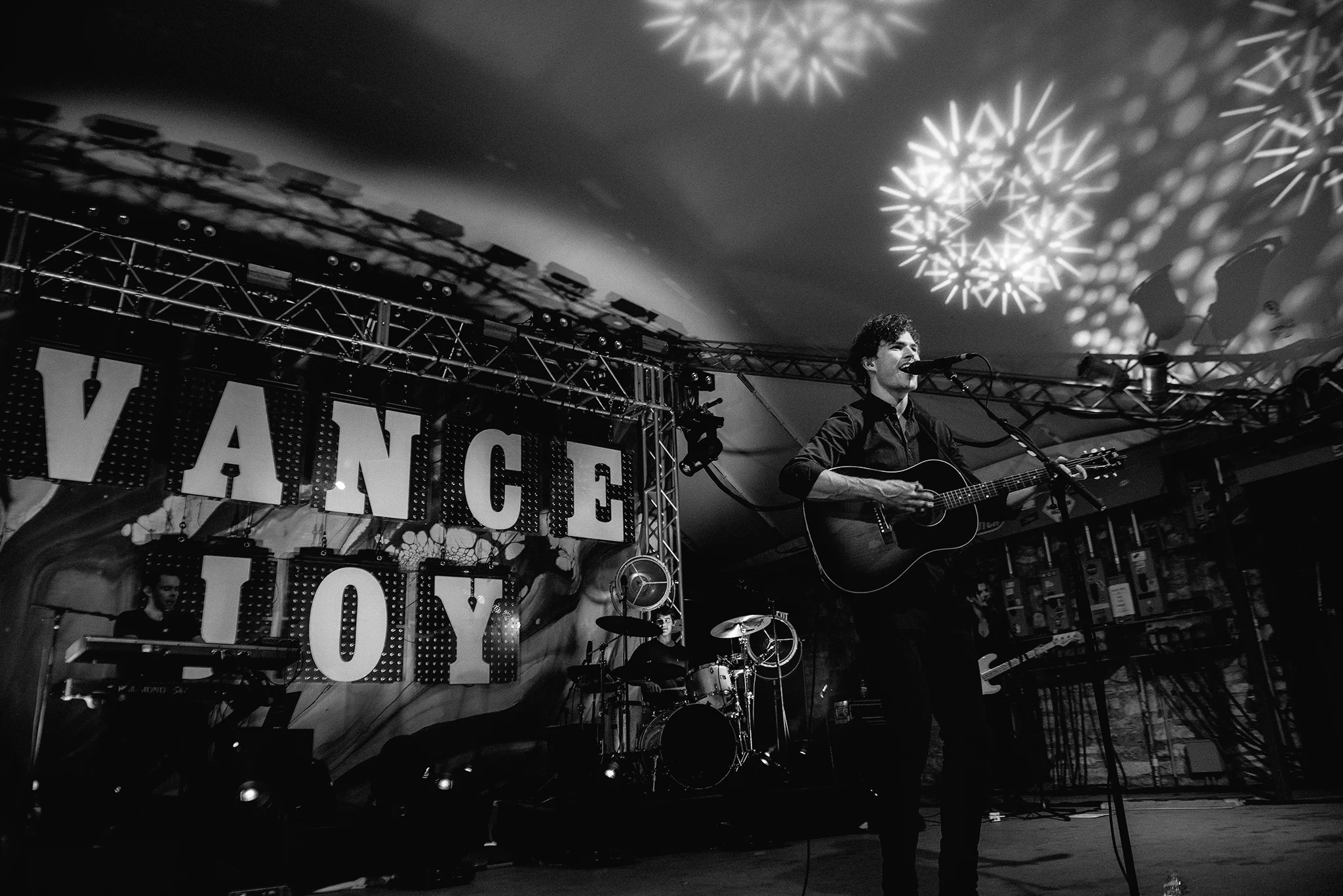 vance-joy-stubbs-austin-concert-photographer-6.jpg