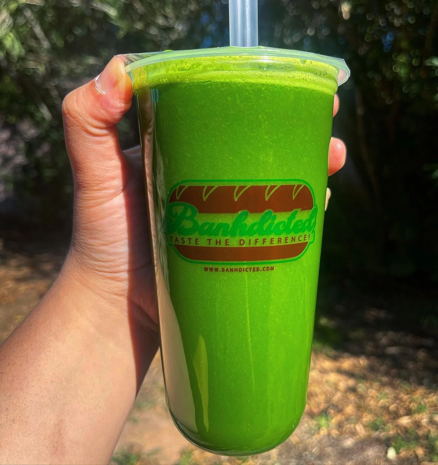 @banhdicted Fresh Pressed Juice 🍃🍃🍃

GREEN BURST 
(Celery, Cucumber, Spinach, Kale, Red Apple, Lemon) 
Not sponsored, just obsessed. 🔥