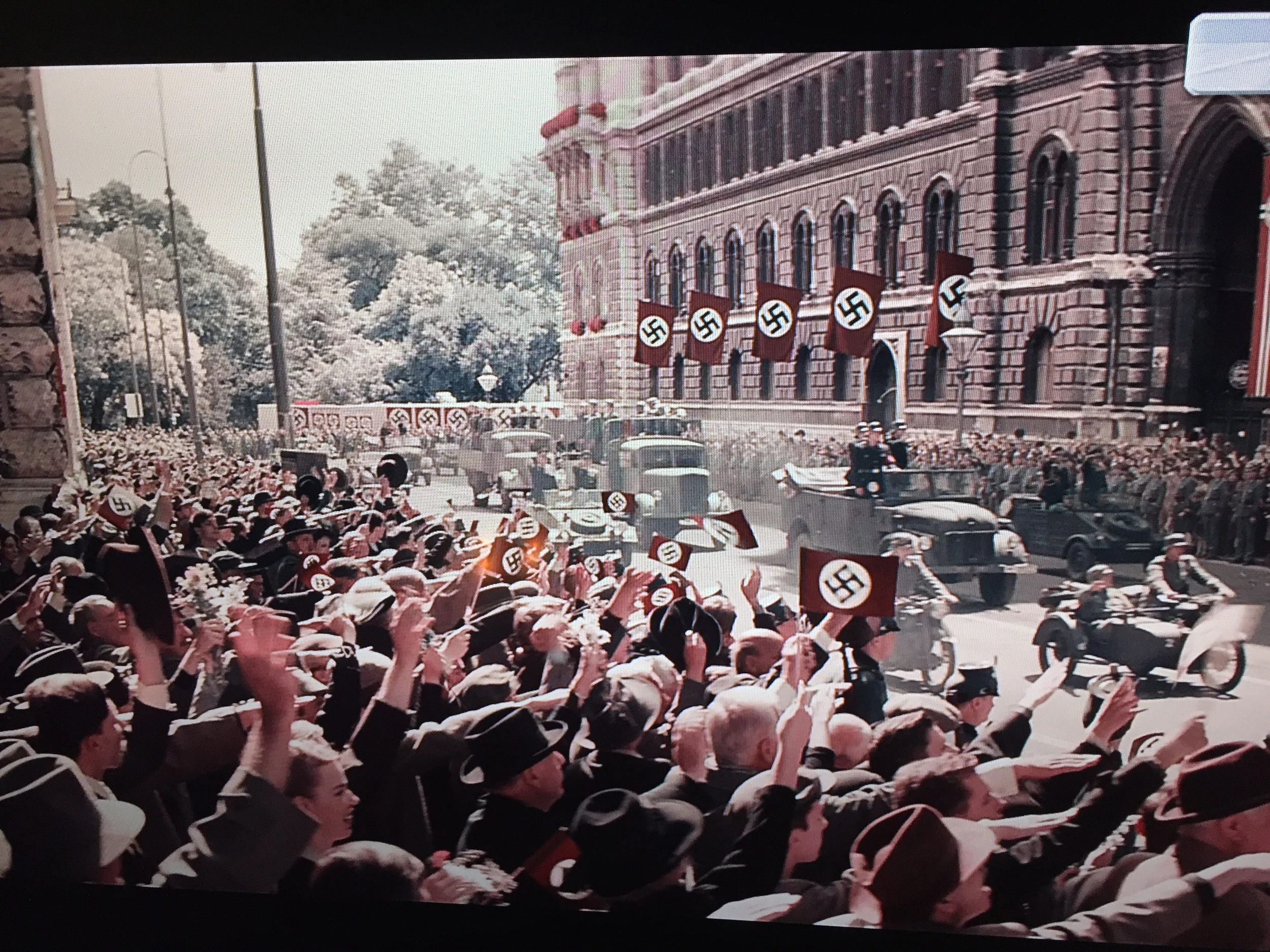 Parade infront of the Viennese city hall in the movie