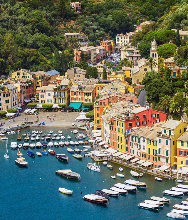 Color inspo ❤️🏖 #repost
.
.
.
#portofino #italy #summer #vacation #colors #colorful #inspo #travel #traveldiaries #travelblog #photography #photooftheday #details #sea #sun #sunny #ootd #outfit #beachstyle #beachwear #fashion #fashionable #traveling