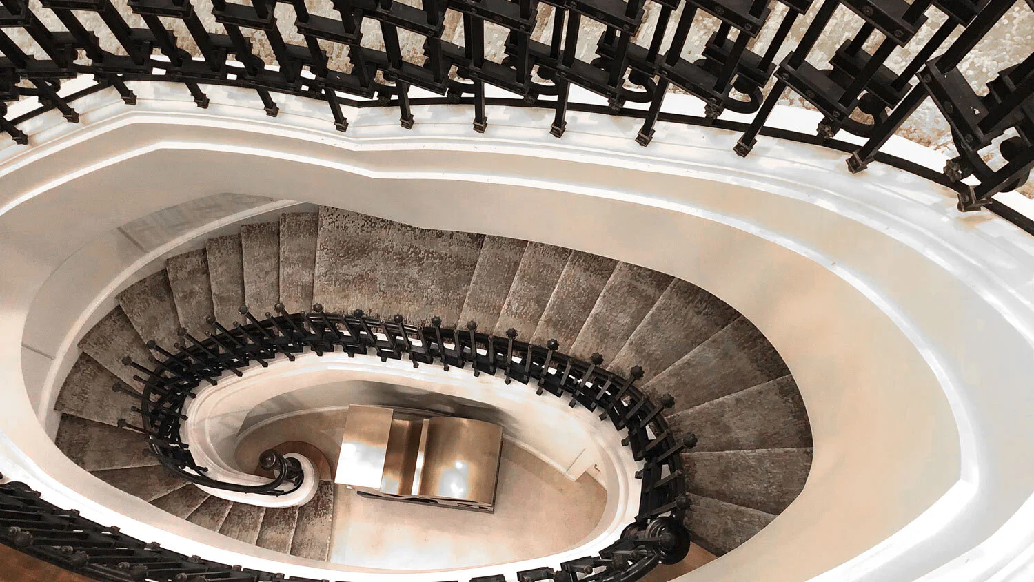 Spiral-staircase.jpg