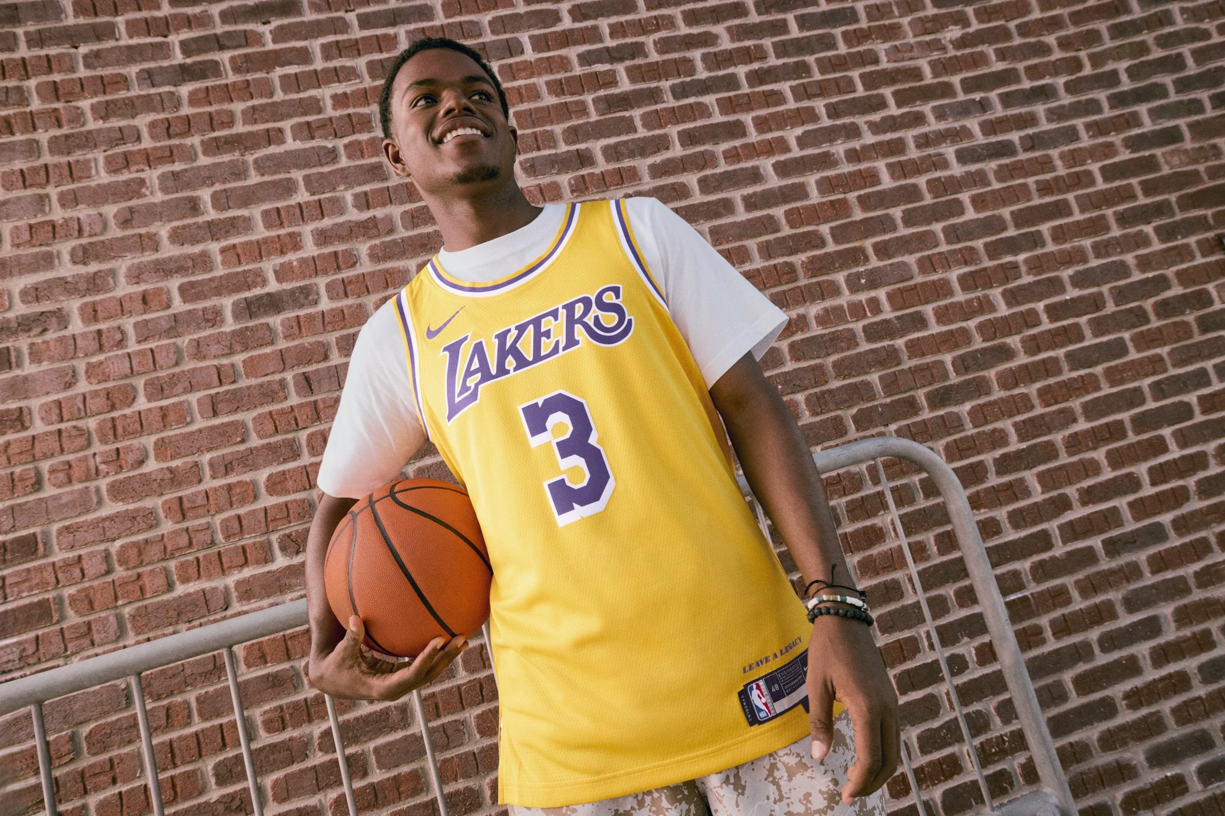 HO23_BB16Wks_NA_LakerJersey_TJ_BrickWall_Barricade_0450_06.jpg
