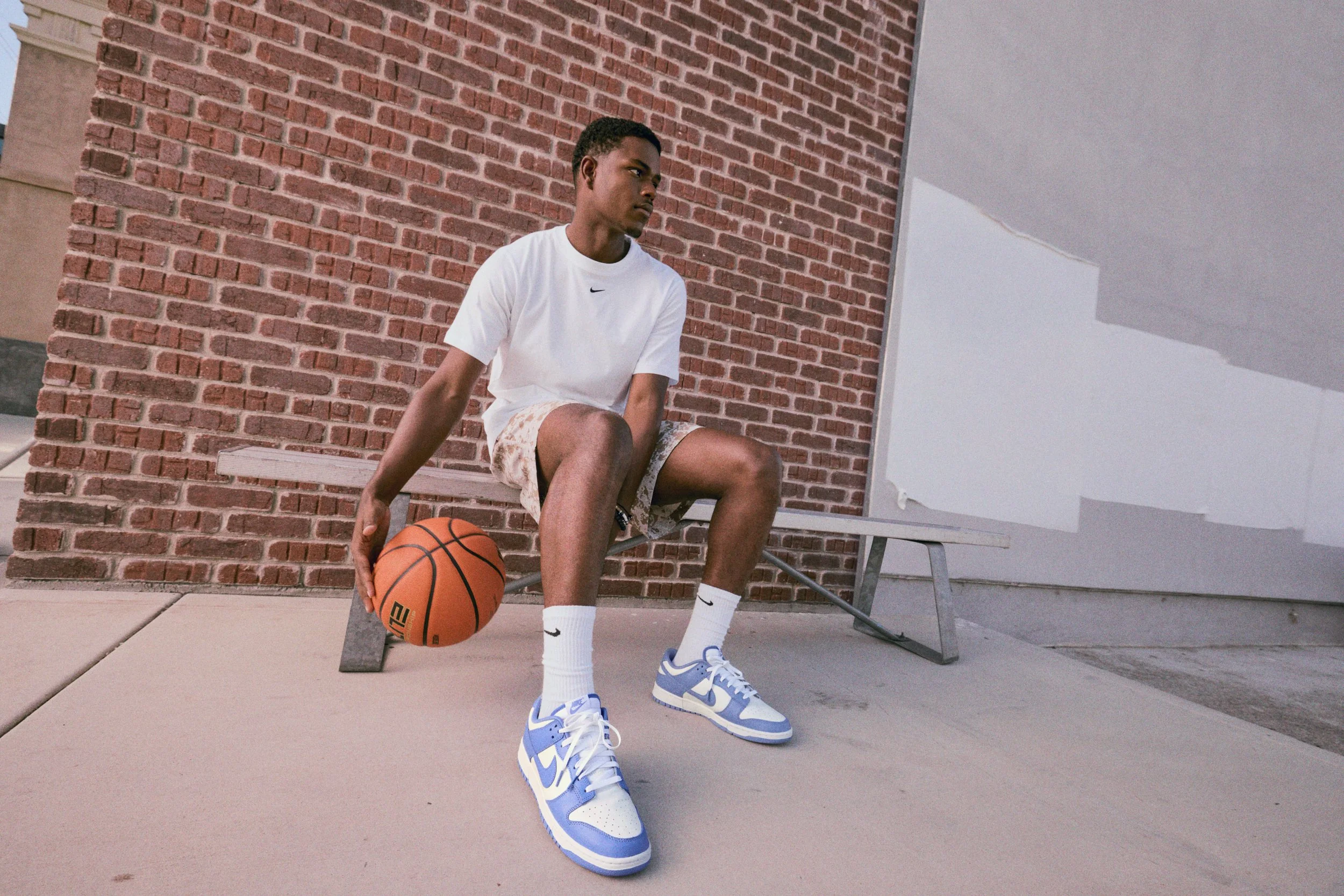 HO23_BB16Wks_NA_UNCdunk_TJ_BrickWall_Bleacher_0122_06.jpg