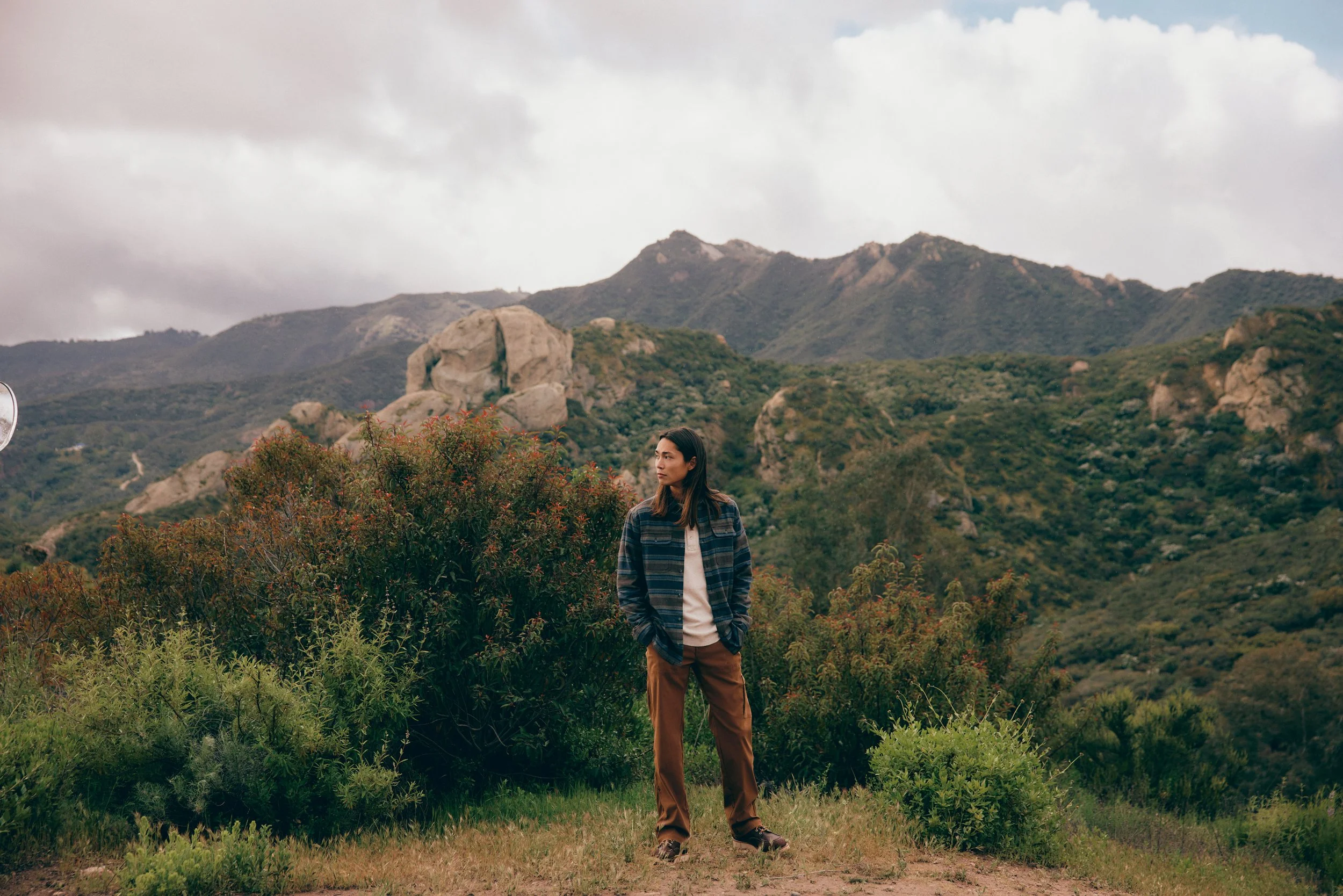 FA24_LosAngeles_WonderlandPant-SculptAdjustableCami-IceFlowJacket_0854-R1.jpg