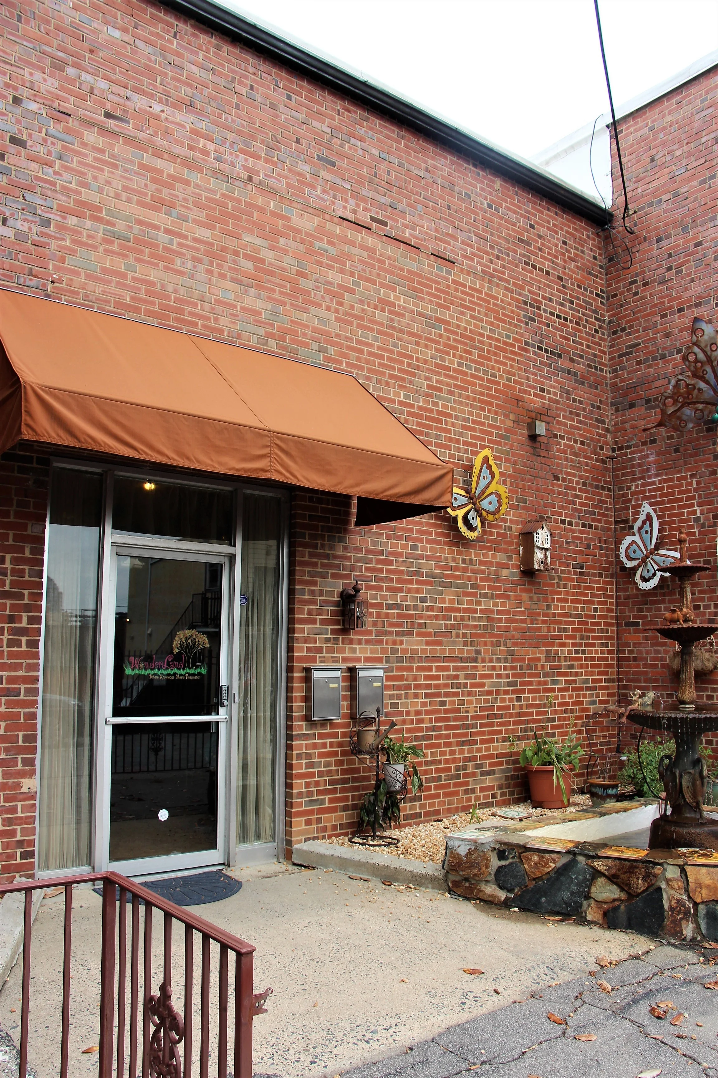   Main entrance to Wonderland!  