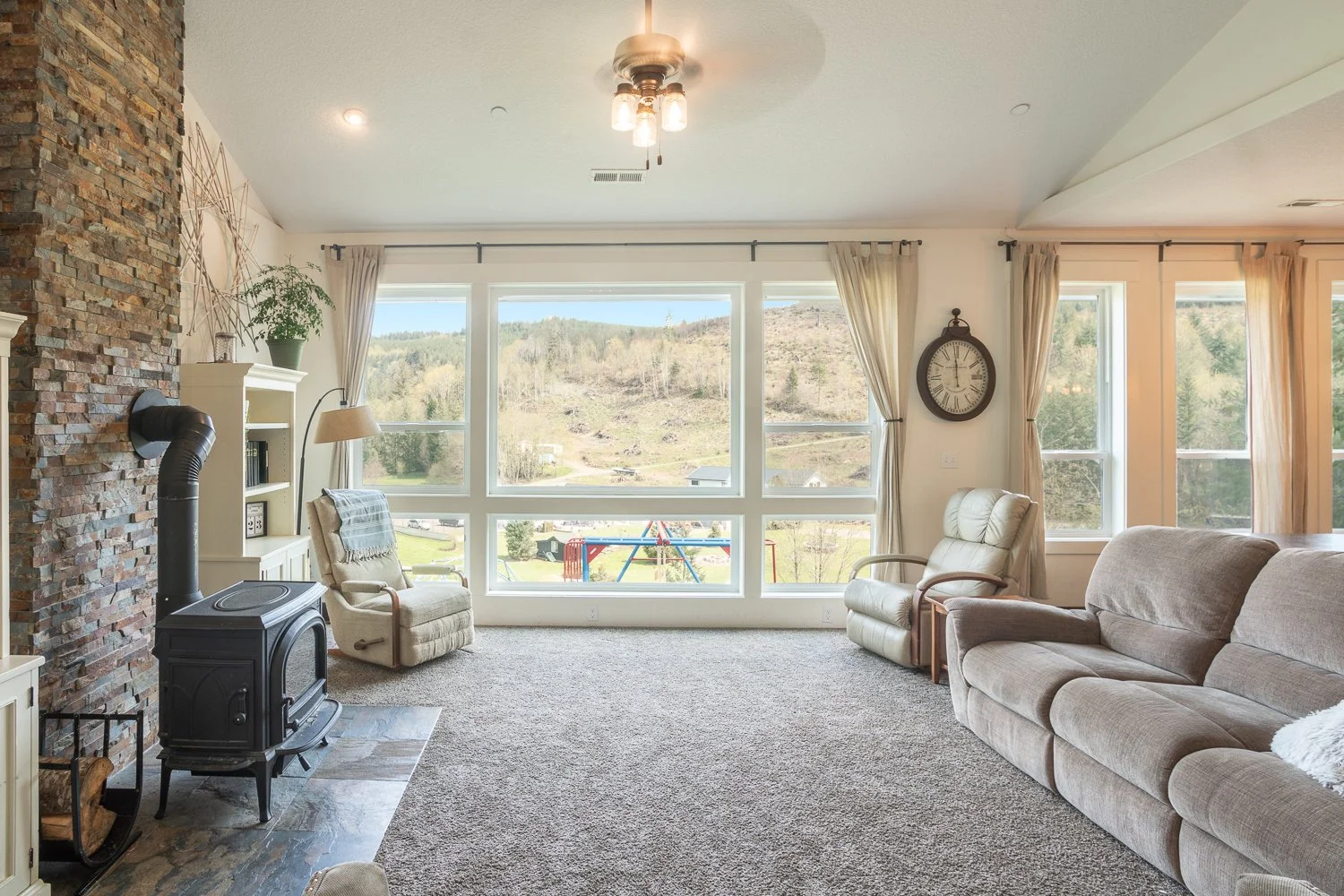 Real Estate Photography Vancouver WA Amboy WA Living Room.jpg