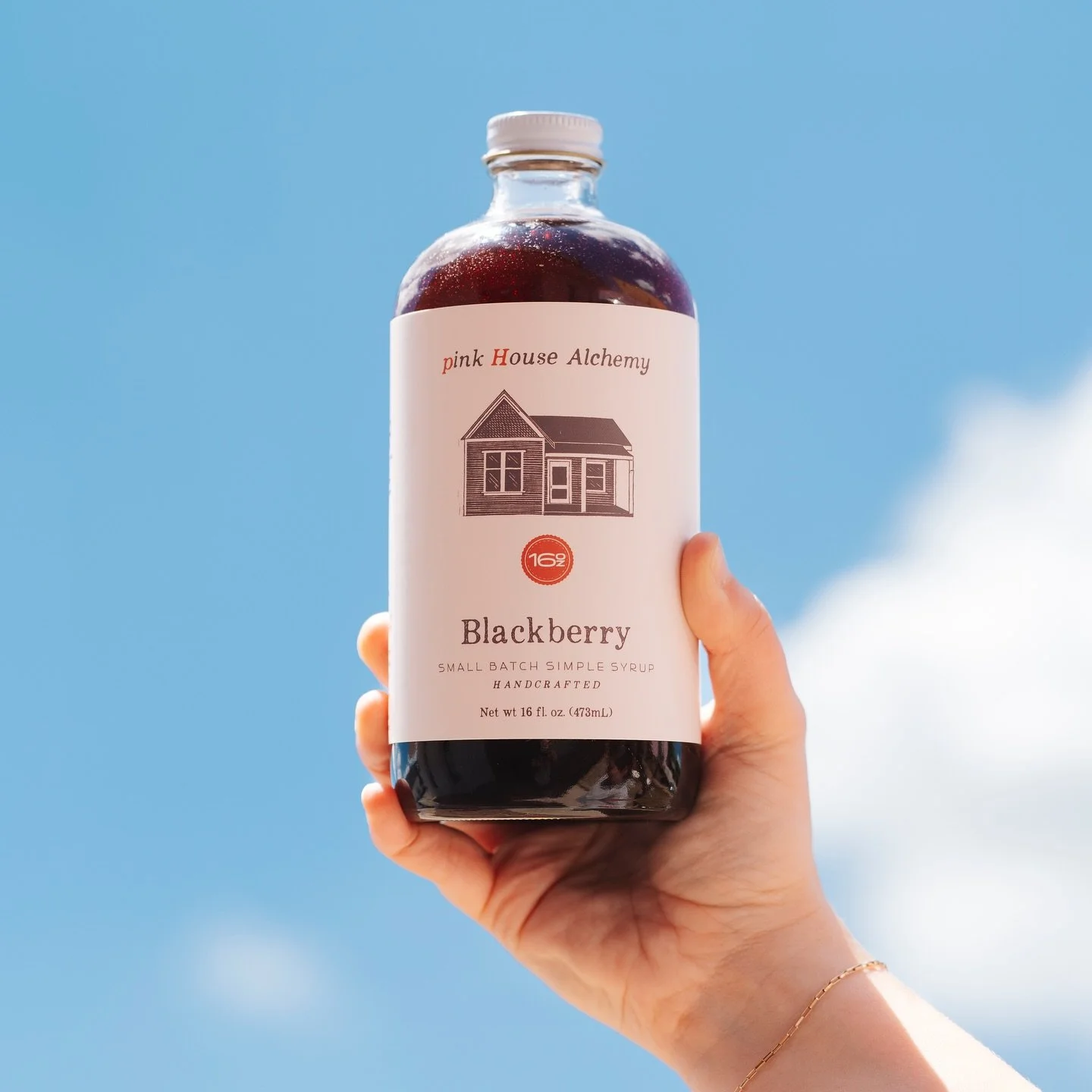 Blackberry is officially live! 🍇✨ 
Born out of nostalgia, Founder @drop_the_beet wanted the pH Blackberry syrup to taste like those blackberries heated by the summer sun gathering buckets and buckets of fresh blackberries back on Nana’s farm.