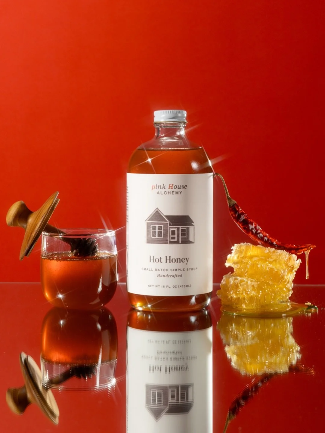 She&rsquo;s here 🍯🔥Hot Honey Now Available.

Introducing Hot Honey.
Crafted hive-to-bottle with real Ozark honey and infused with arbol chiles, cassia cinnamon, and vanilla beans.

Sweet heat made to stir into coffee, shake into cocktails, and driz