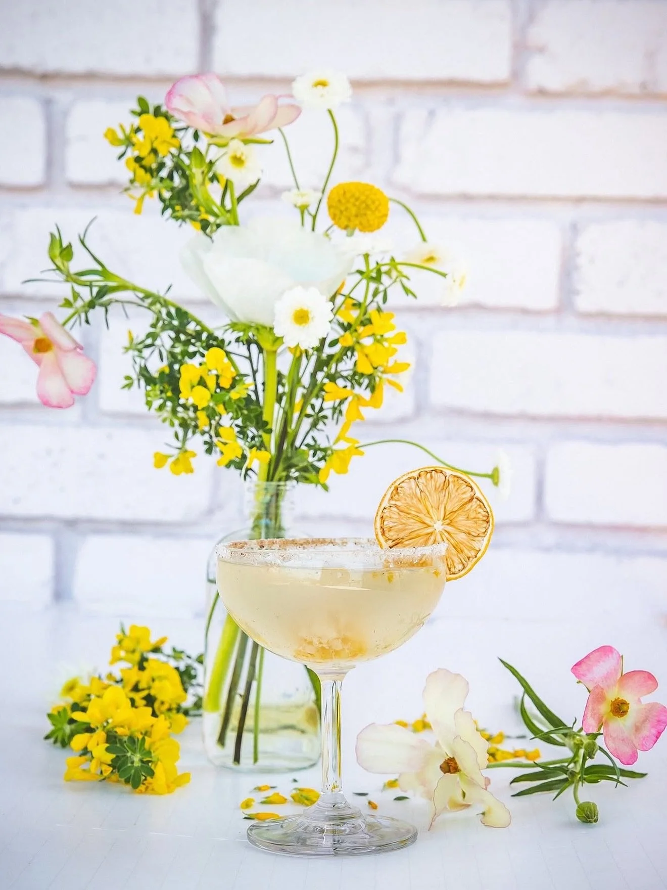 Meet our buzzing favorite: the Bee&rsquo;s Knees Cocktail Kit. 🍯🍋

Everything you need to craft this timeless cocktail at home. Inside the kit you&rsquo;ll find a 16 oz bottle of our Lavender syrup, Honeysuckle bitters, bee pollen rimming sugar, an