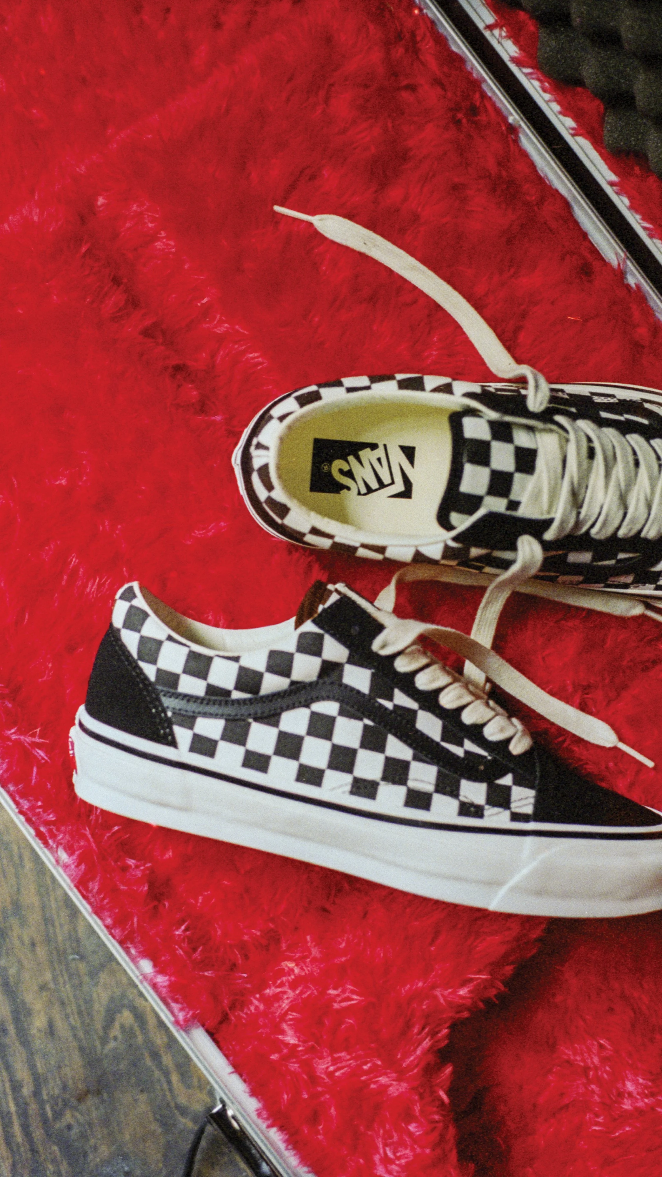 SP25_Premium_Old Skool_Drop2_Carousel_9-16_1.jpg