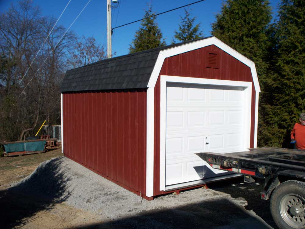 amish barn with garage