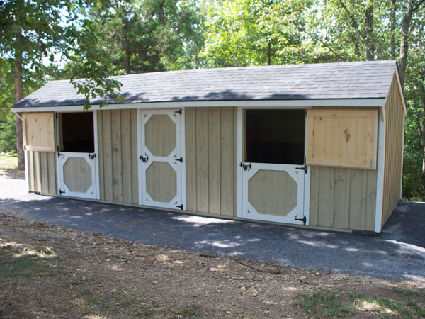 amish horse barn