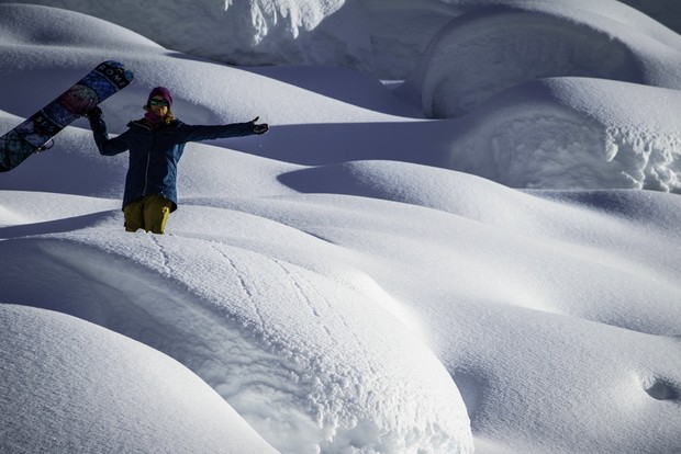 Pre-drop-in stoke. Photo: Dom Gauthier / Oakley Snowboarding