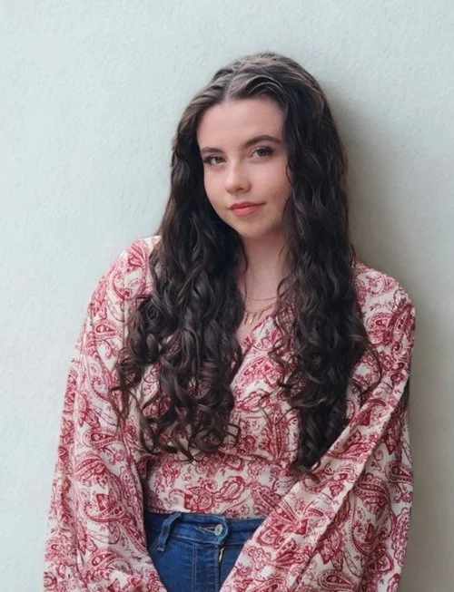 A photo of Katelyn, a Siren hairstylist.