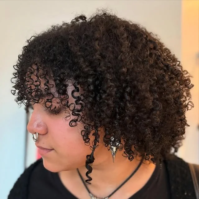 After photo of Jasmine’s client following a Siren Curl Session, showcasing healthy and defined curls.