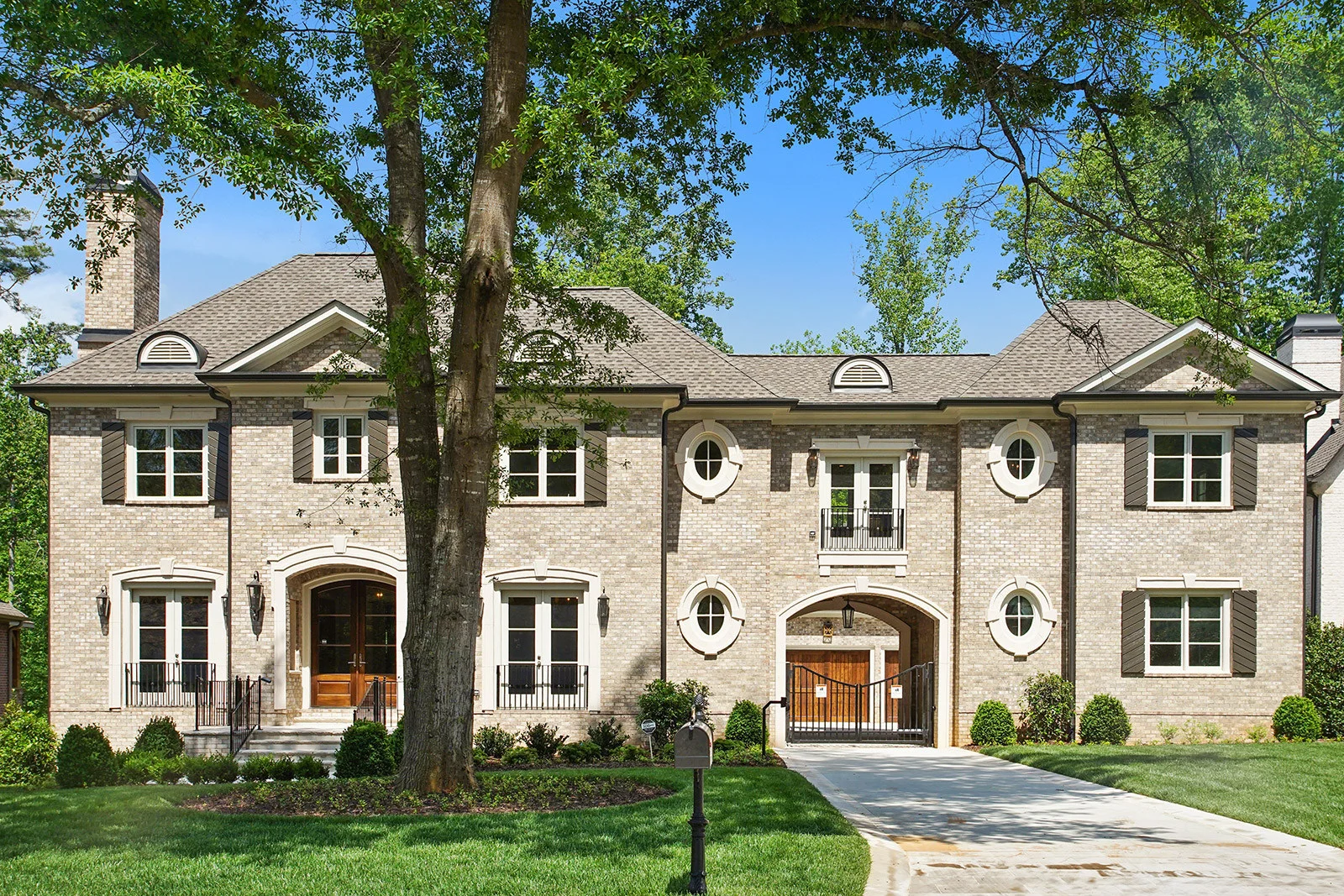 215 Rivermere Way
