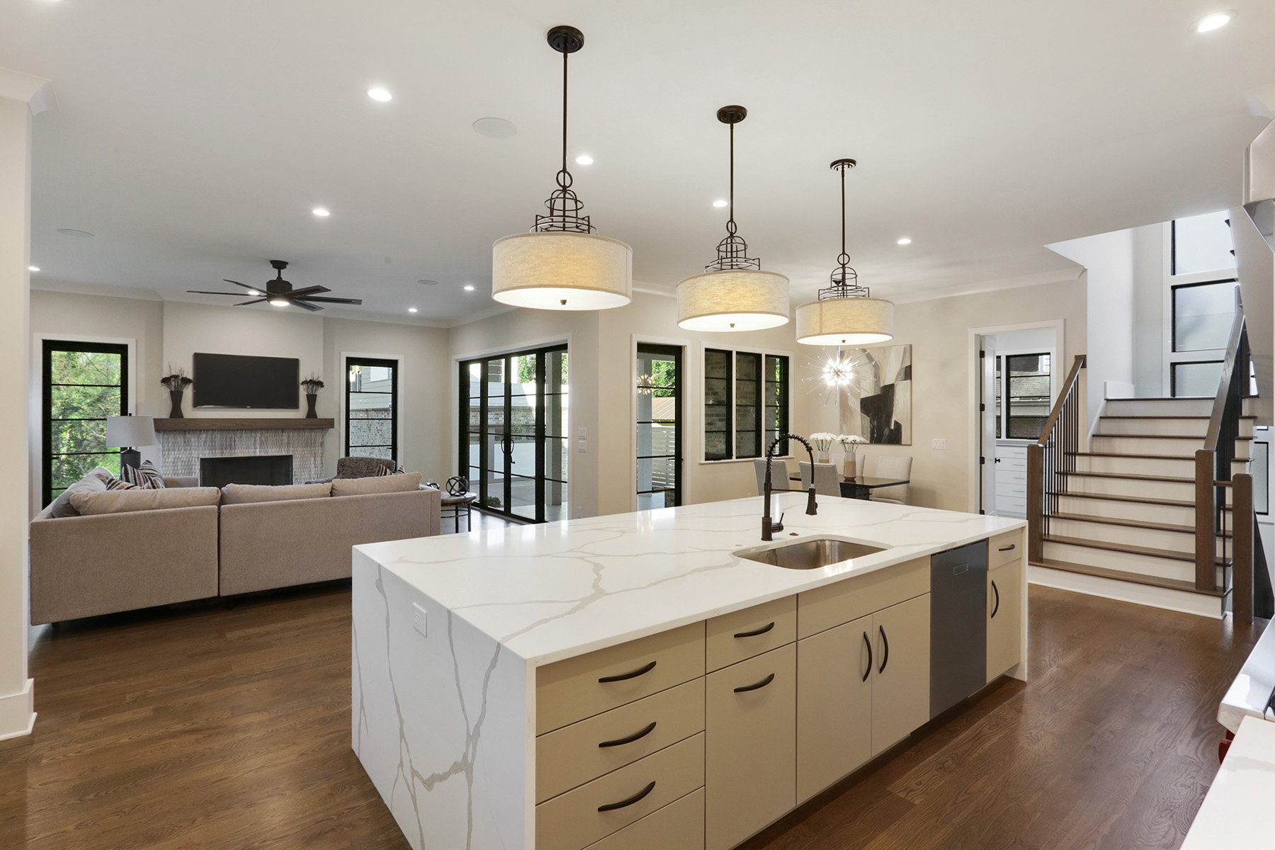 16___1272_N_Highland_Ave.jpg