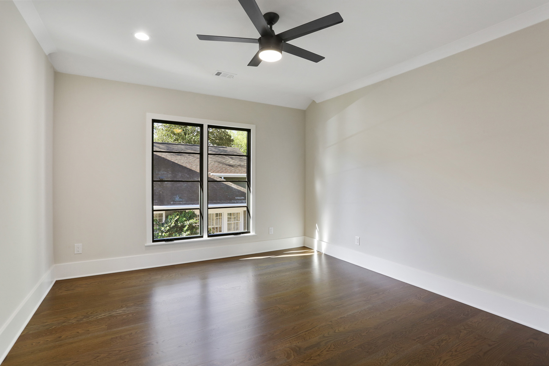 31___1272_N_Highland_Ave.jpg