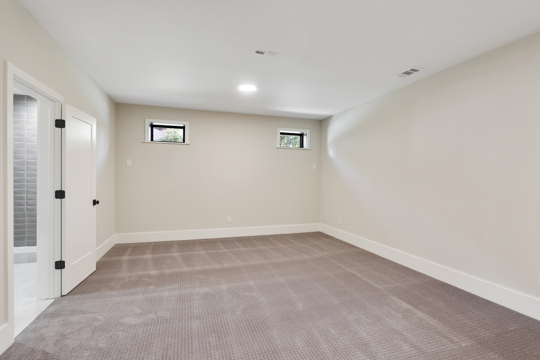 36___1272_N_Highland_Ave.jpg