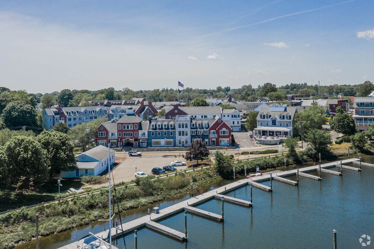 spinnaker-wharf-milford-ct-primary-photo.jpg