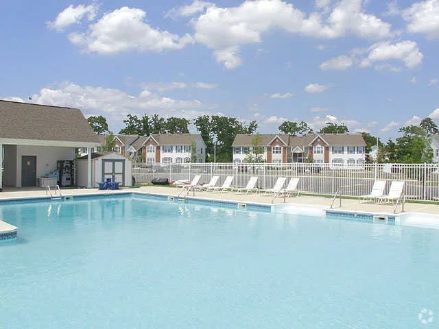 hidden-creek-apartments-bayville-nj-pool.jpg