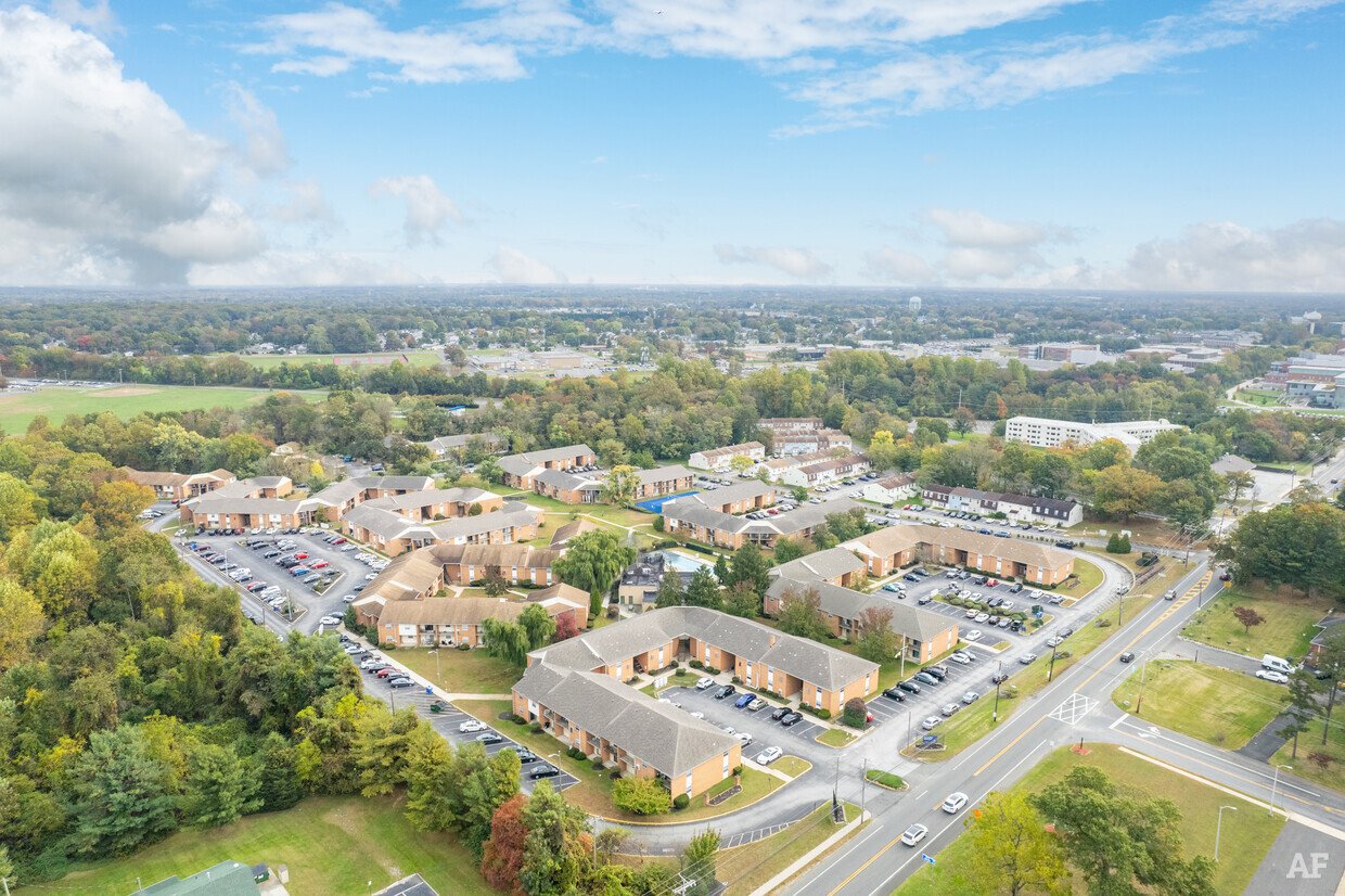 crossings-at-glassboro-glassboro-nj-aerial-photo (2).jpg