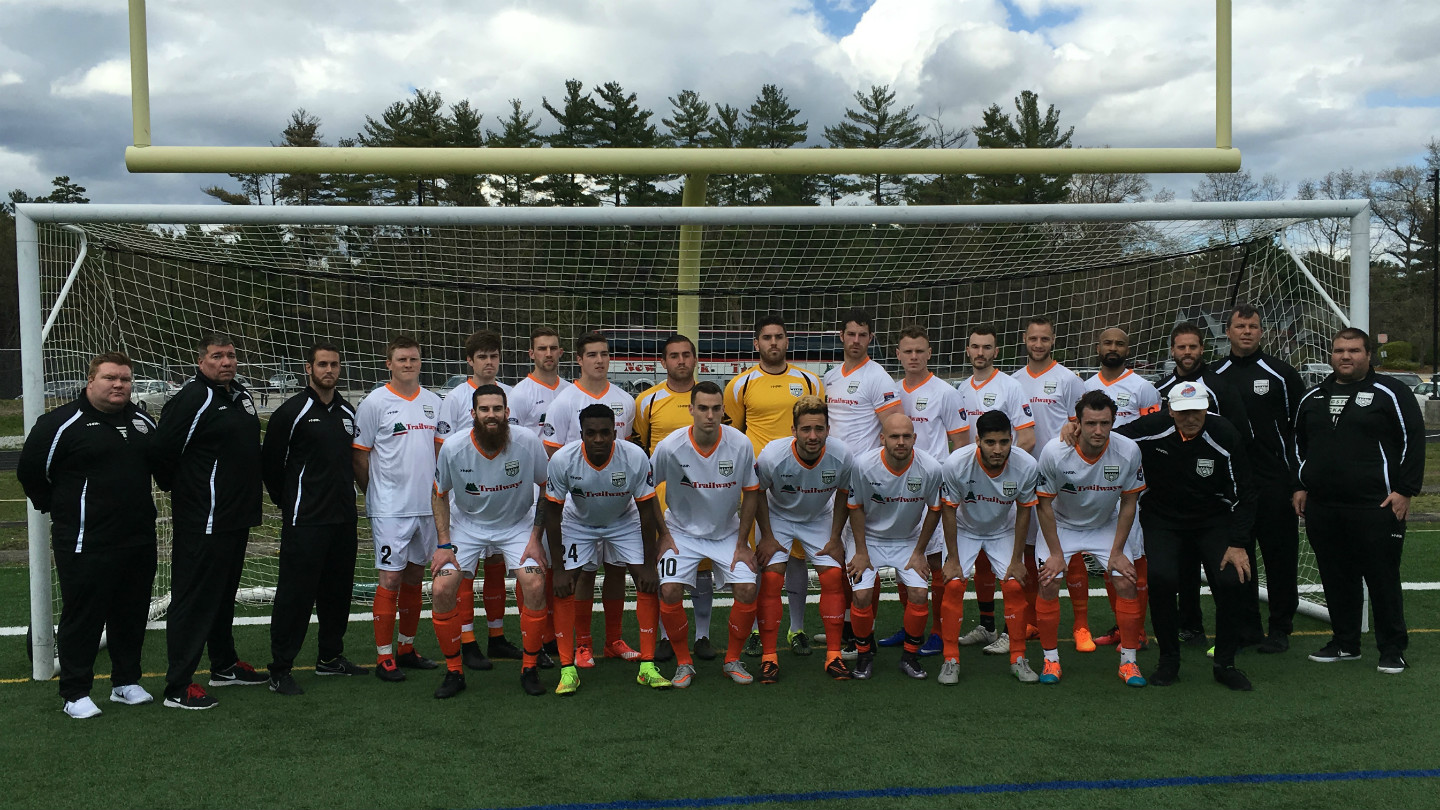The full squad before taking the pitch on Sunday.