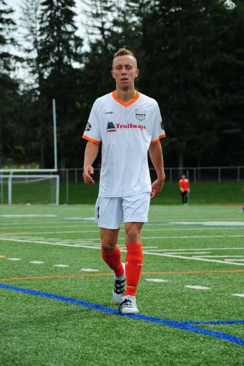 Dylan Williams signed a contract to play professionally in Tasmania.