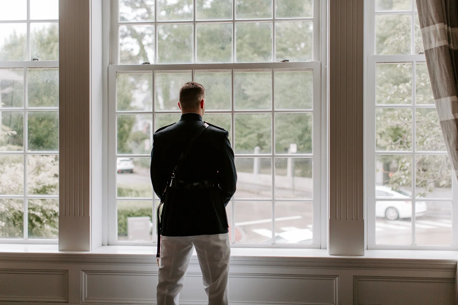 Chuck_Kristin_Newport_Officers_Club_Wedding_004.jpeg