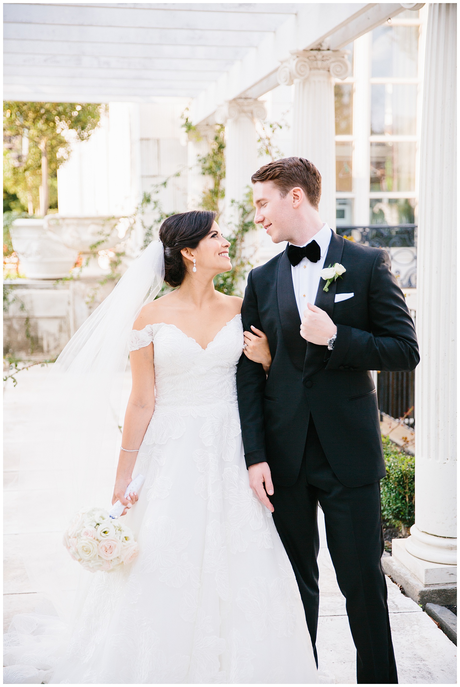 Stephen_Nathalie_Rosecliff_Mansion_Wedding_011.jpeg