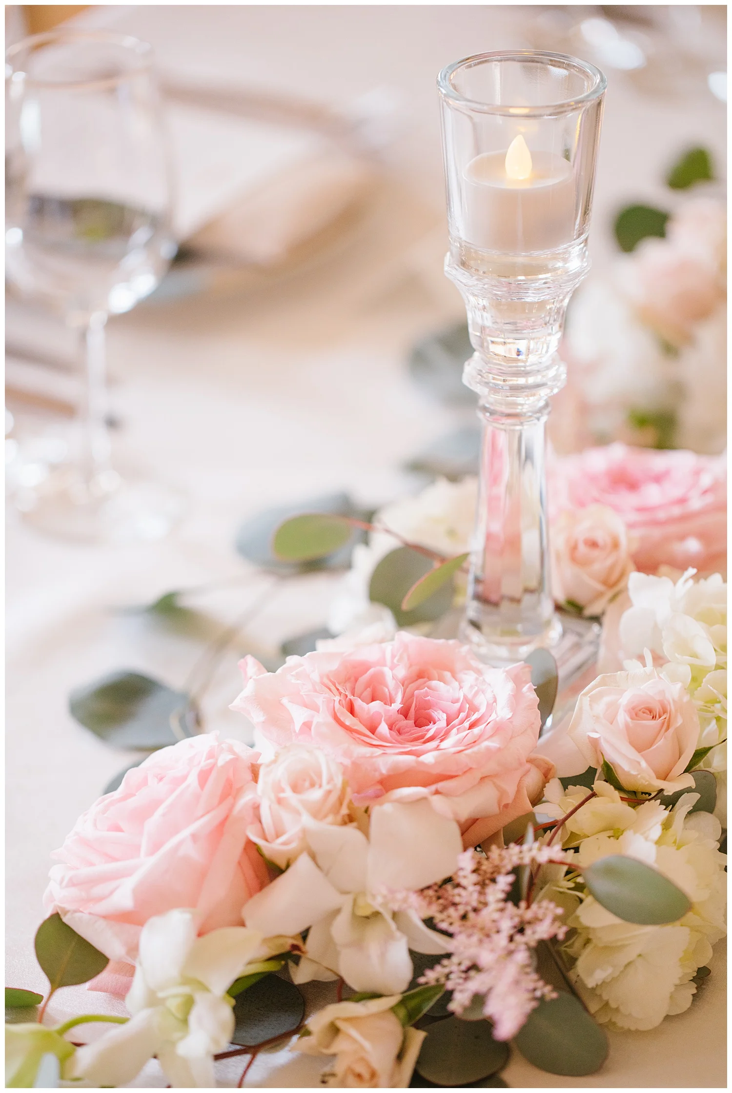 Stephen_Nathalie_Rosecliff_Mansion_Wedding_019.jpeg