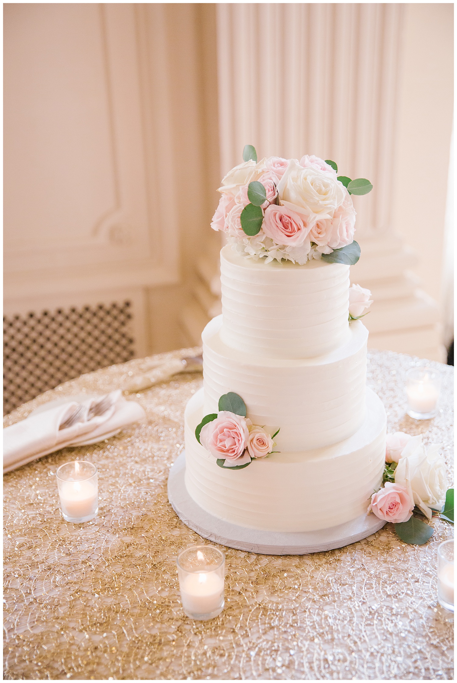 Stephen_Nathalie_Rosecliff_Mansion_Wedding_017.jpeg