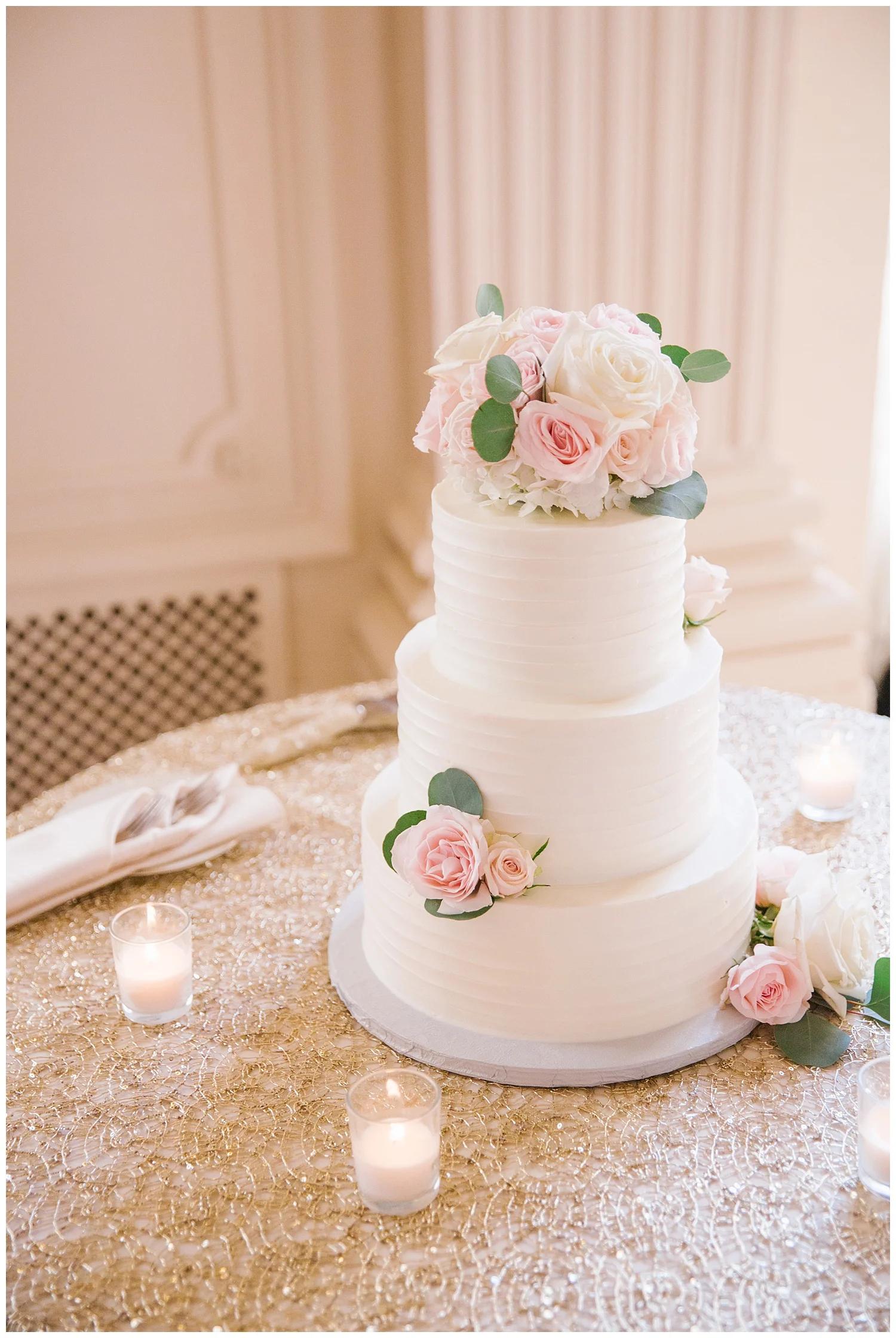 Stephen_Nathalie_Rosecliff_Mansion_Wedding_017.jpeg