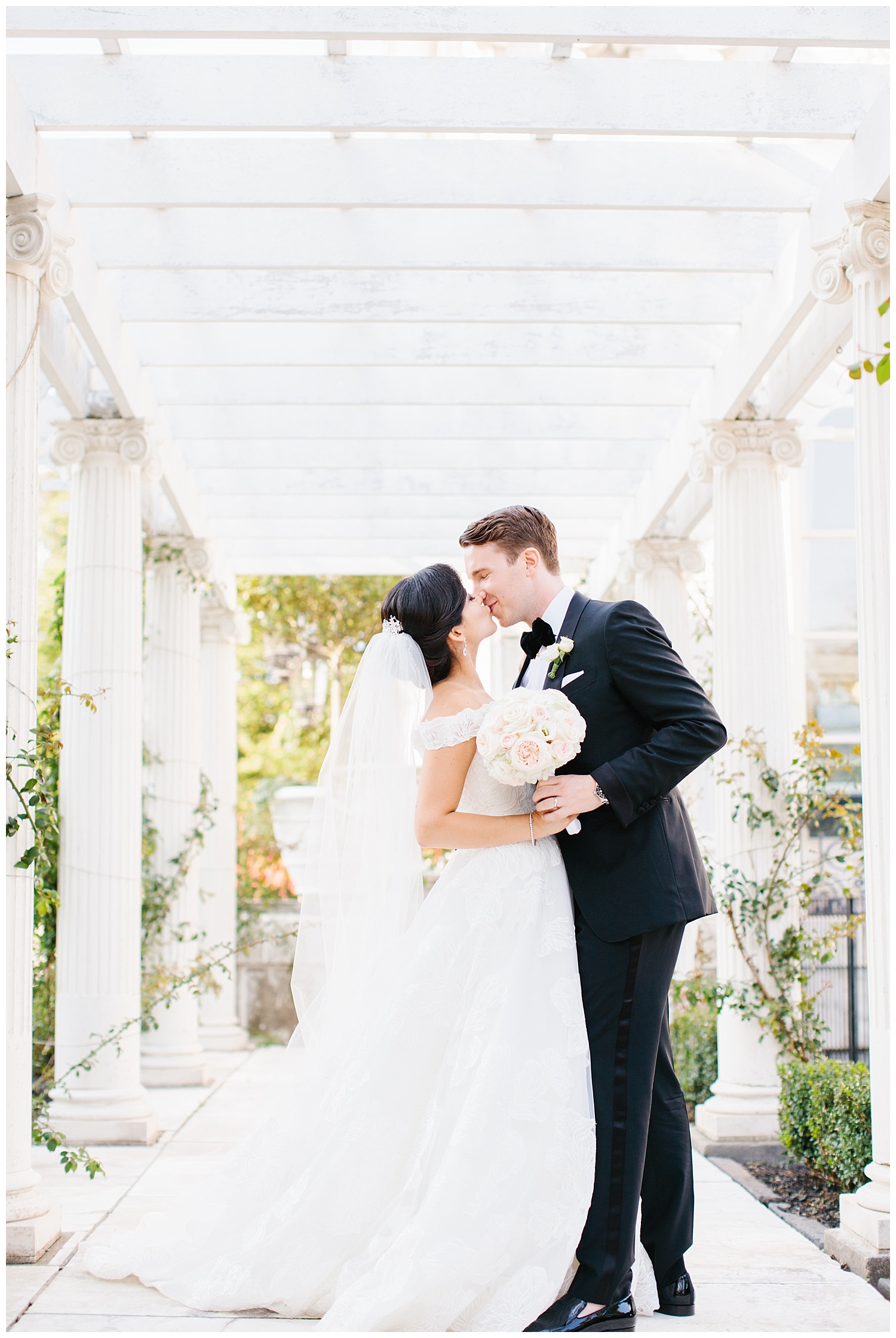 Stephen_Nathalie_Rosecliff_Mansion_Wedding_010.jpeg