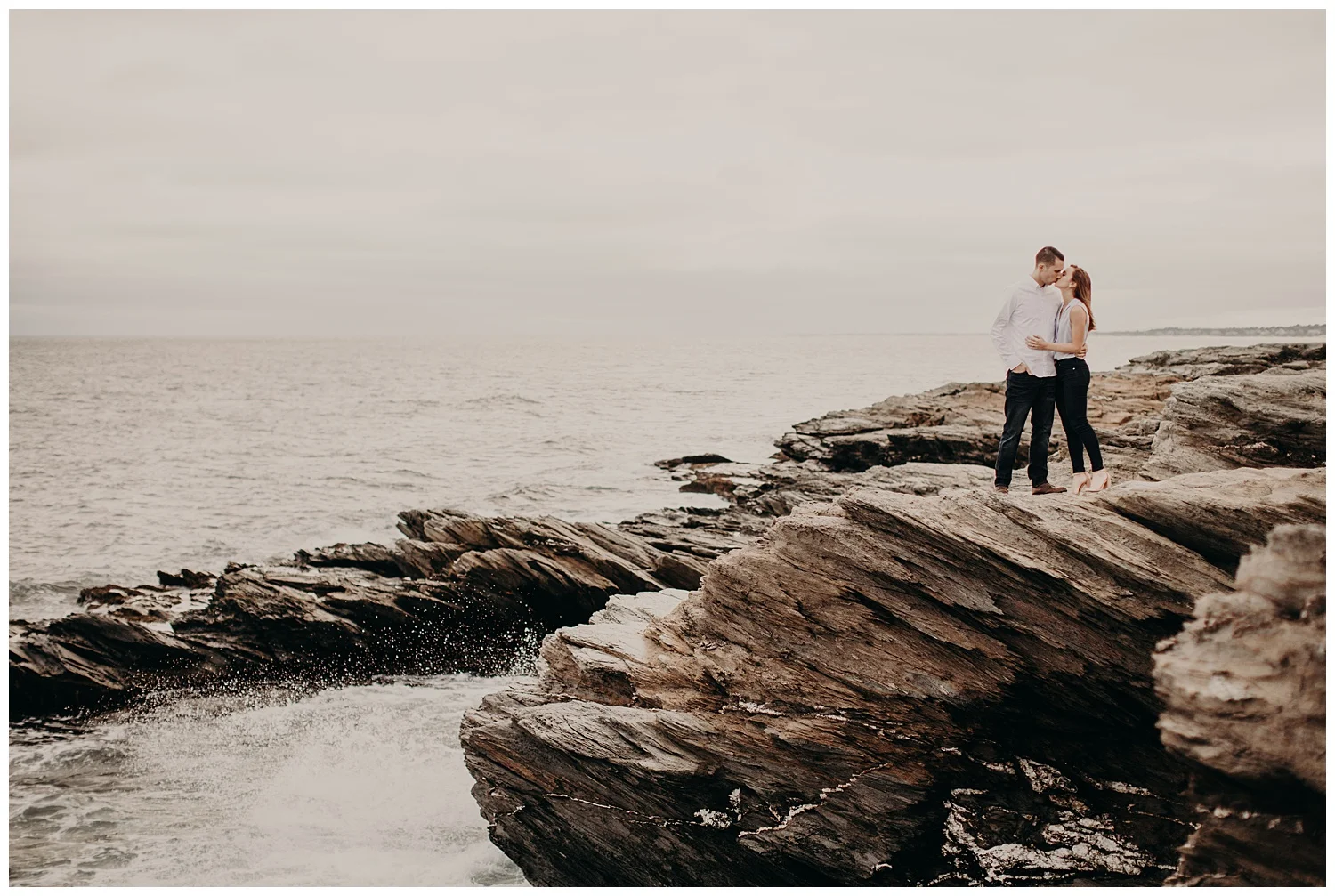 Dan_Sunni_Beavertail_Point_Engagement_Session_006.jpeg