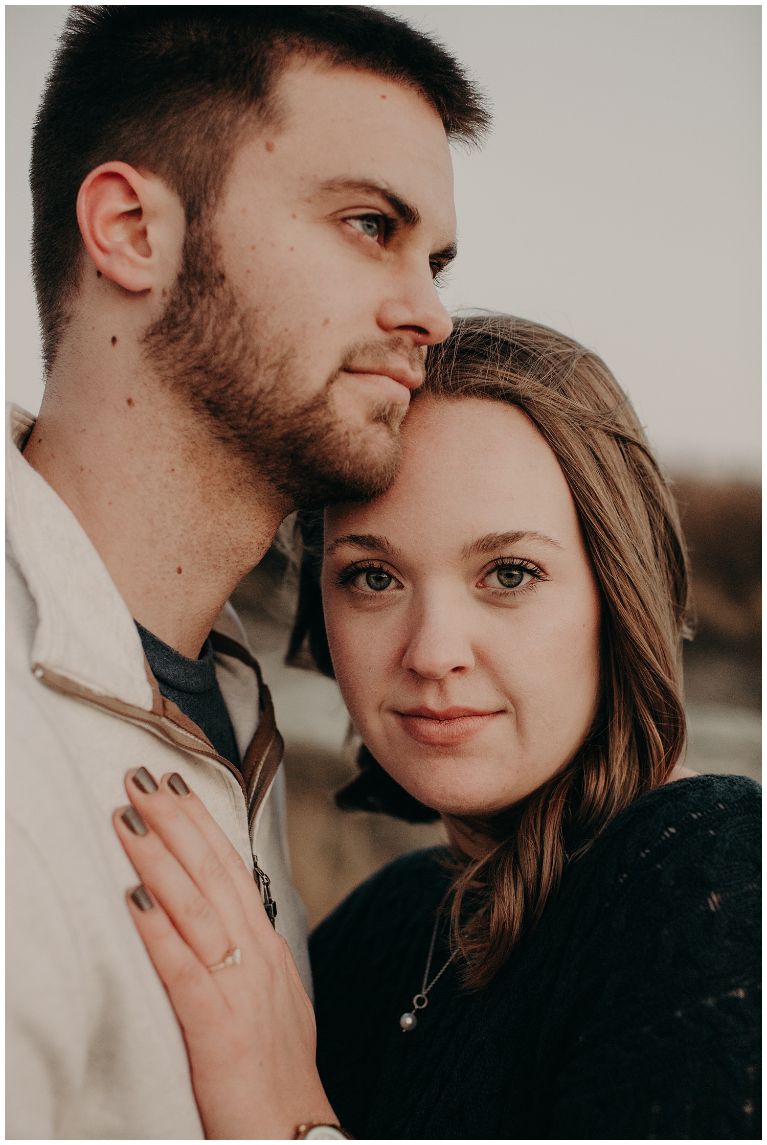 jay_kalyn_beavertail_beach_winter_engagement_session_jamestown_rhode_island25.jpg