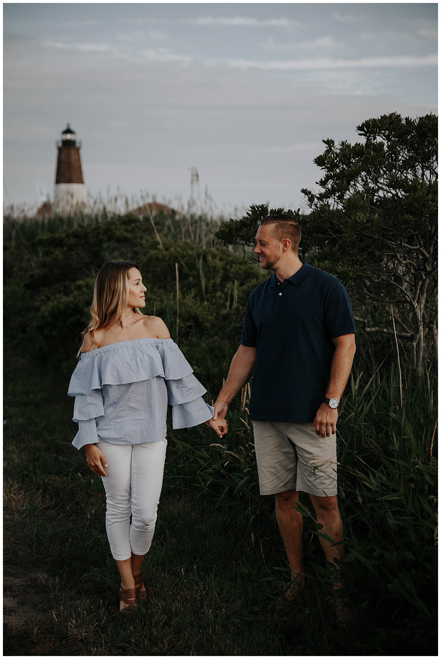 tim-katie-nautical-beach-engagement-session-beavertail-newport-rhode-island05.jpg