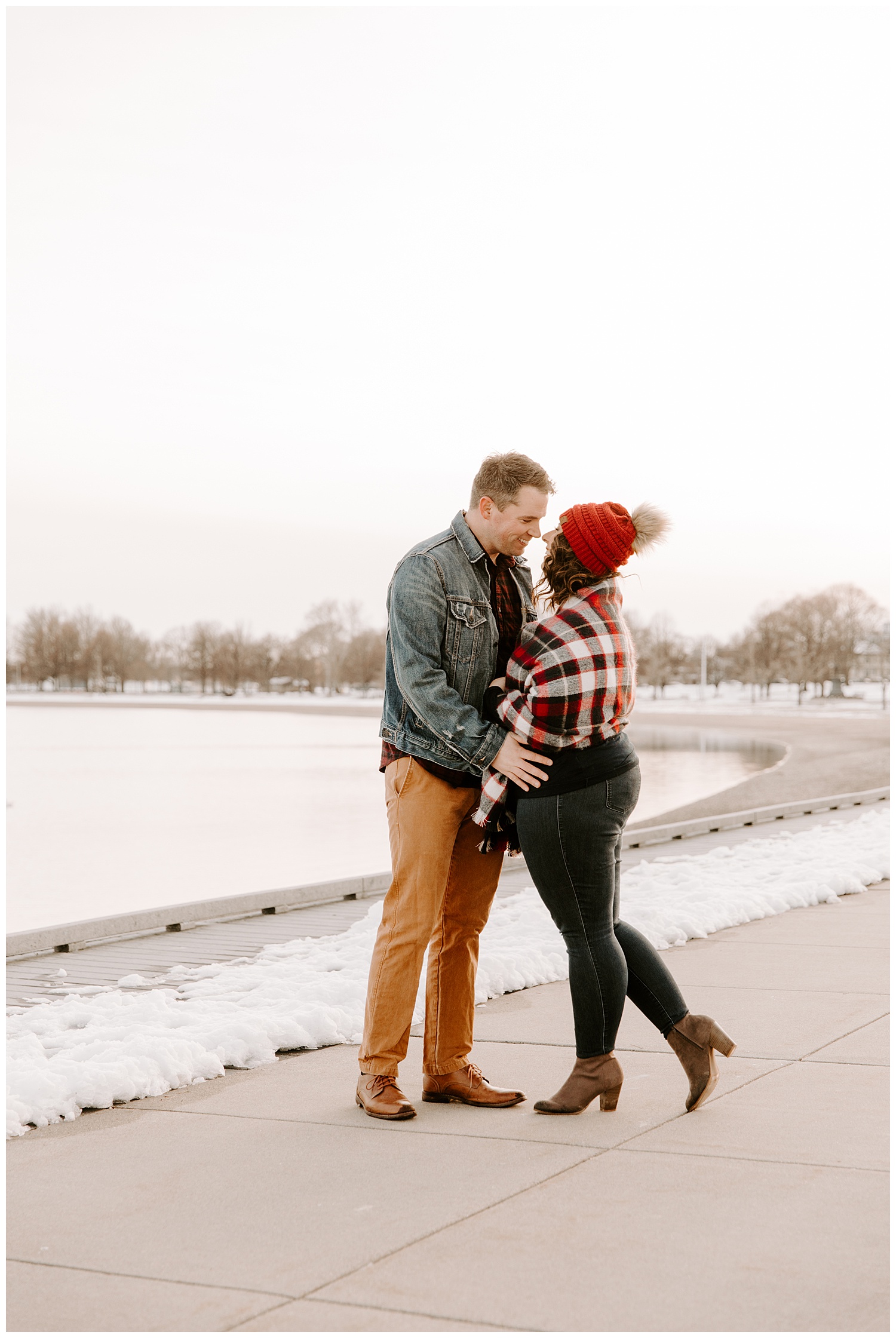 kevin-danielle-snow-winter-engagement-session-castle-island-boston11.jpg