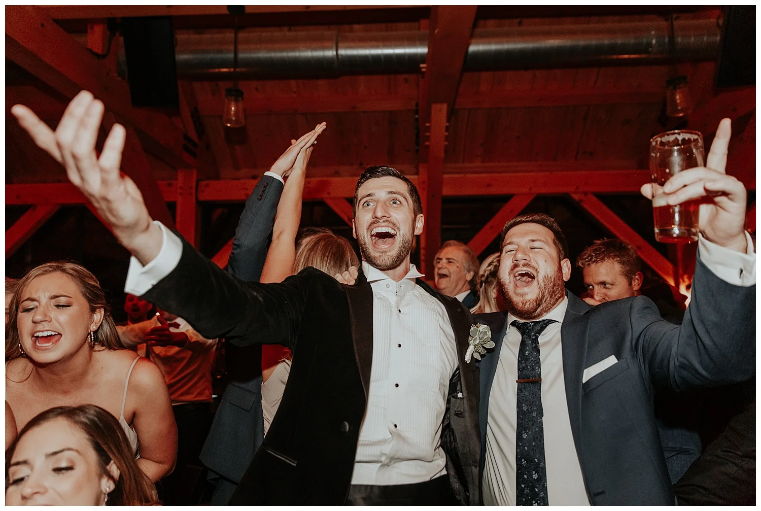 mike-mel-rural-autumn-fall-modern-wedding-mad-river-barn-waitsfield-vermont36.jpg