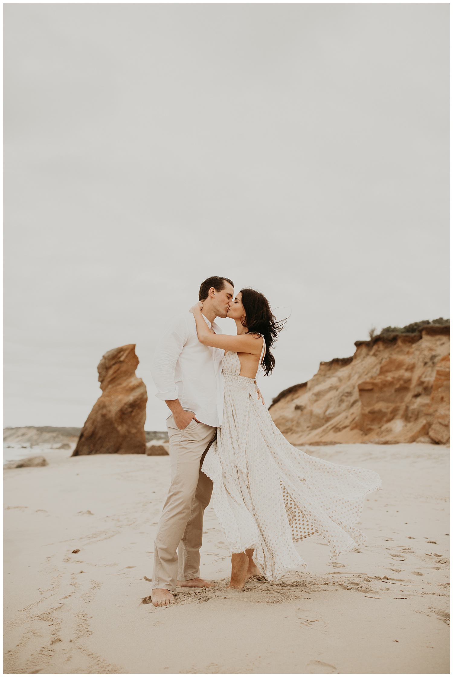 tim-olivia-beach-boho-engagement-session-marthas-vineyard-massachusetts05.jpg