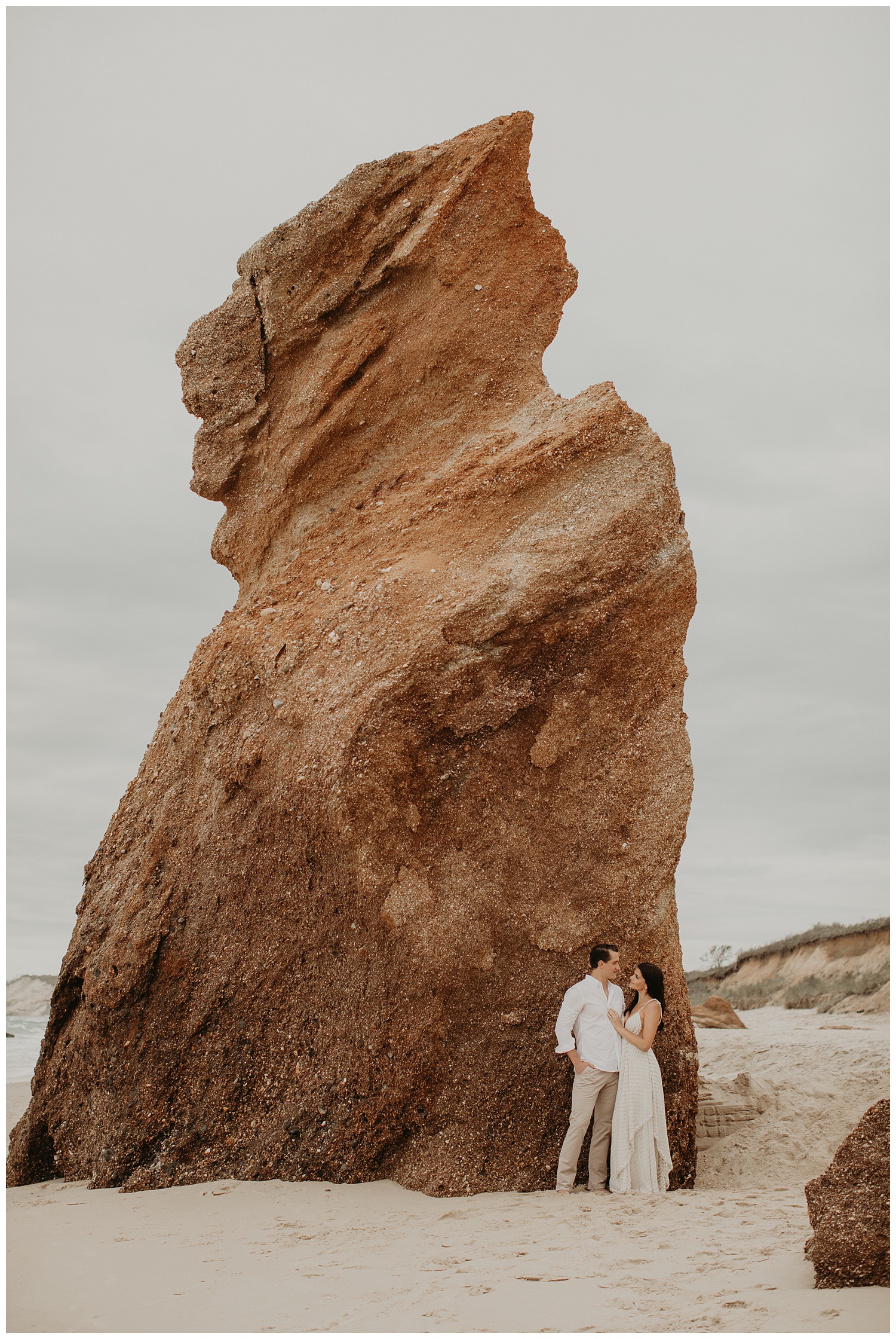 tim-olivia-beach-boho-engagement-session-marthas-vineyard-massachusetts04.jpg