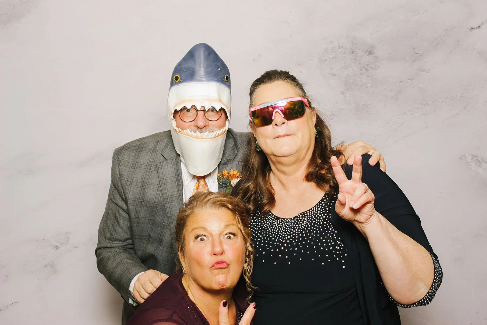 chris-mindy-luxebooth-atlantic resort- middletown-ri--23_websize.jpg
