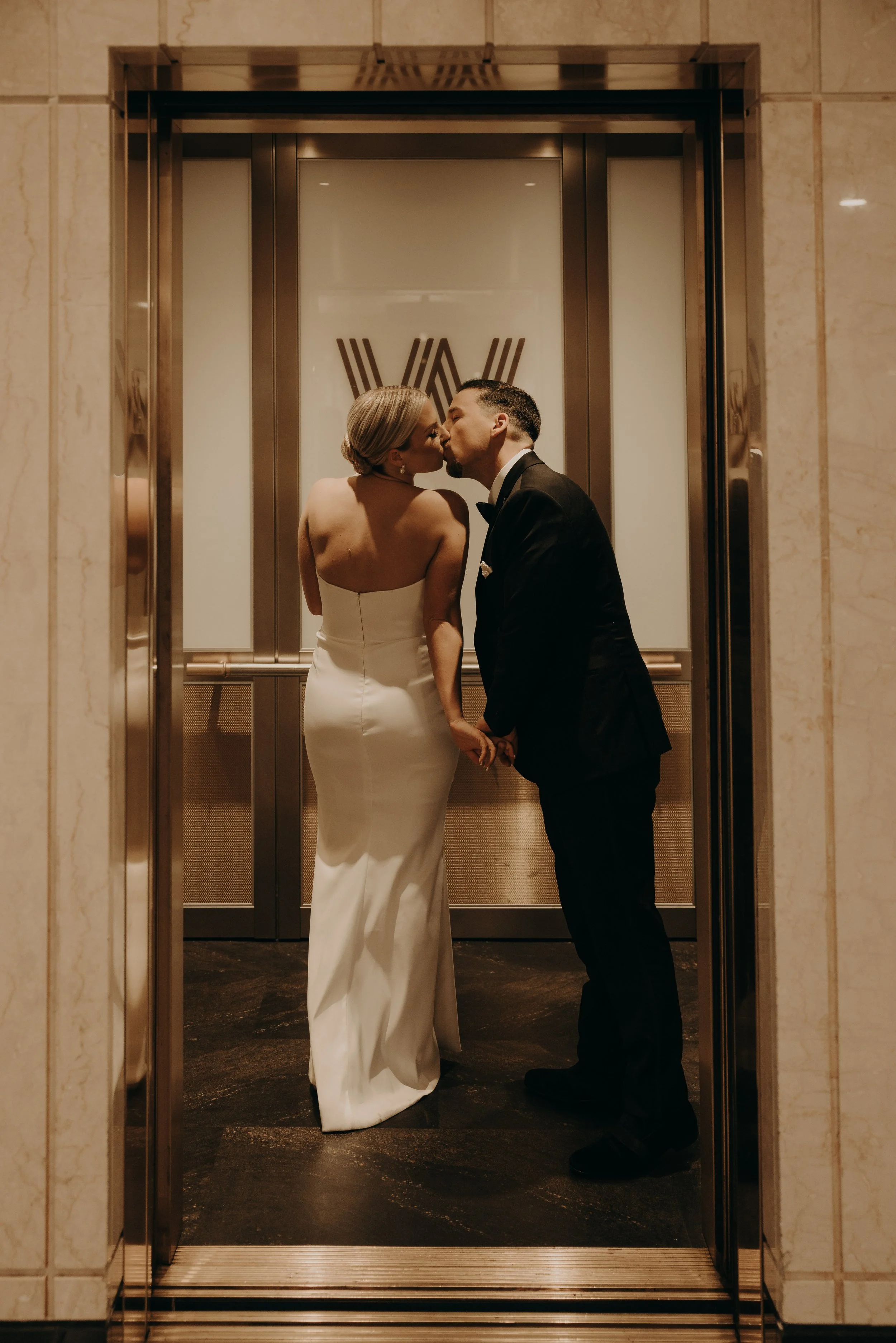 A Timeless Philadelphia Wedding at the Crystal Tea Room