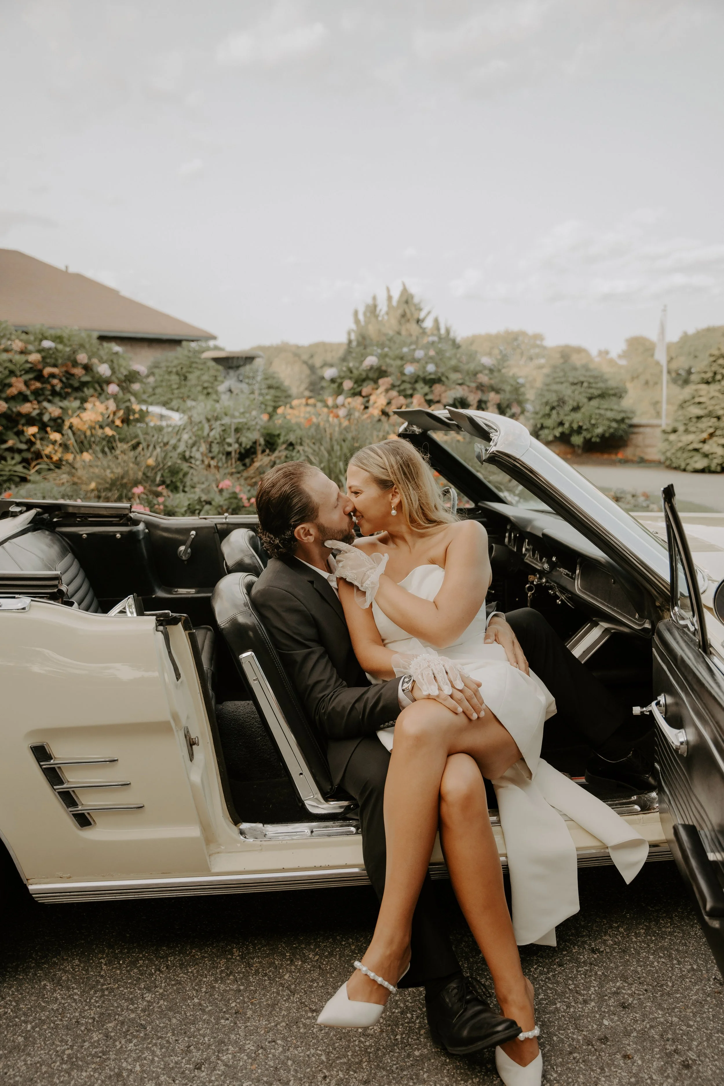 Classic Love with a Vintage Twist at OceanCliff