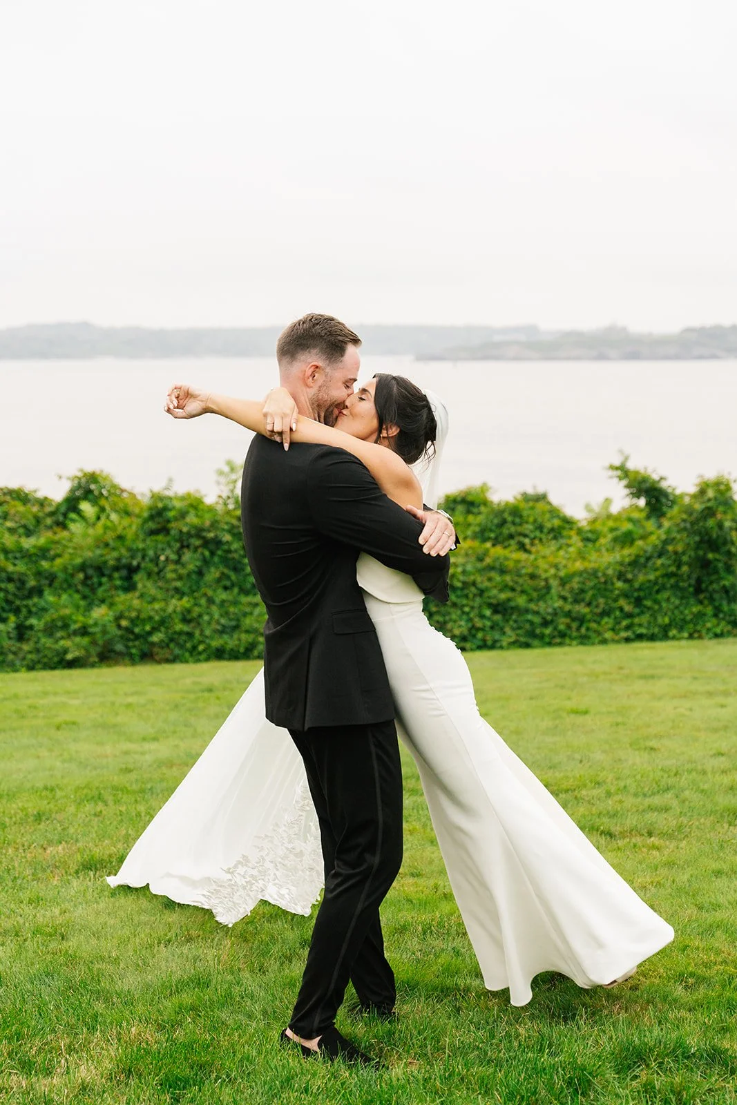 Why OceanCliff is One of Newport's Most Romantic Waterfront Wedding Venues